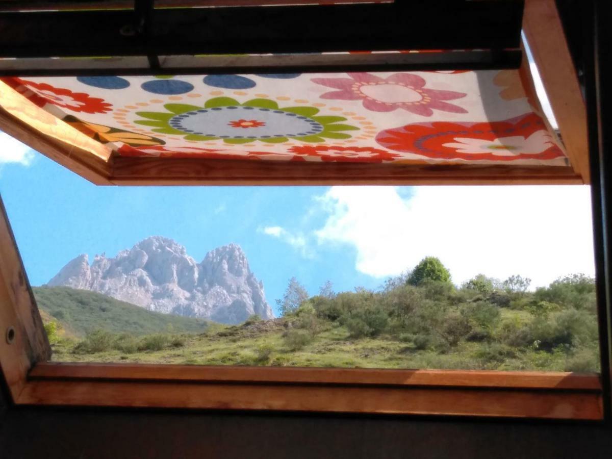 Refugio La Ardilla Real Hostel Posada De Valdeon Ngoại thất bức ảnh